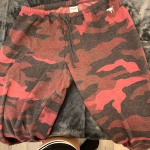 PINK CAMO PRINT SWEAT PANTS